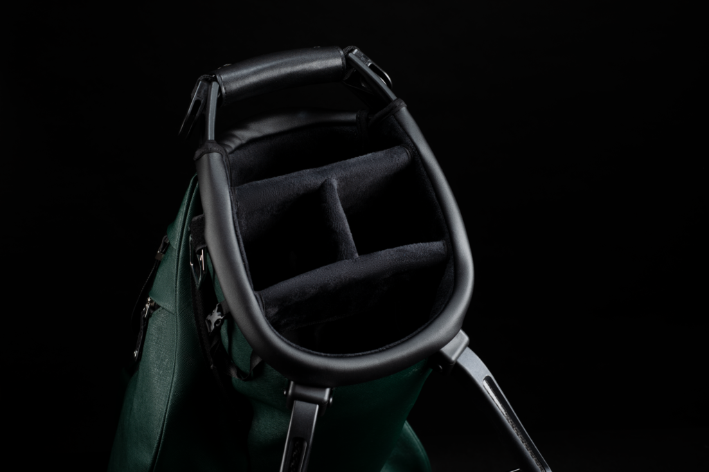 ベロア素材の口枠